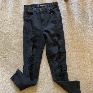 Black distressed skinny jeans